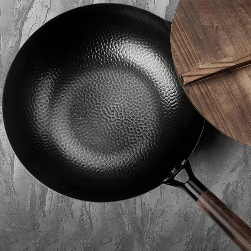 34cm Cast Iron Cauldron Wok Non-stick Skillet Wok Frying Pan Egg Pan Gas Stove Pancake Pan for Home Kitchen Cooking Pots