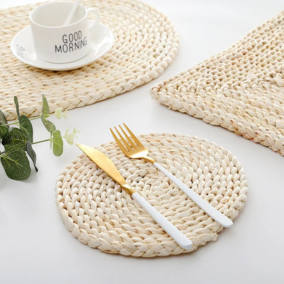 1Pcs round Natural Corn Wool Woven Placemat Heat-Resistant Thickened Insulation Casserole Tea Mat Kitchen Supplies