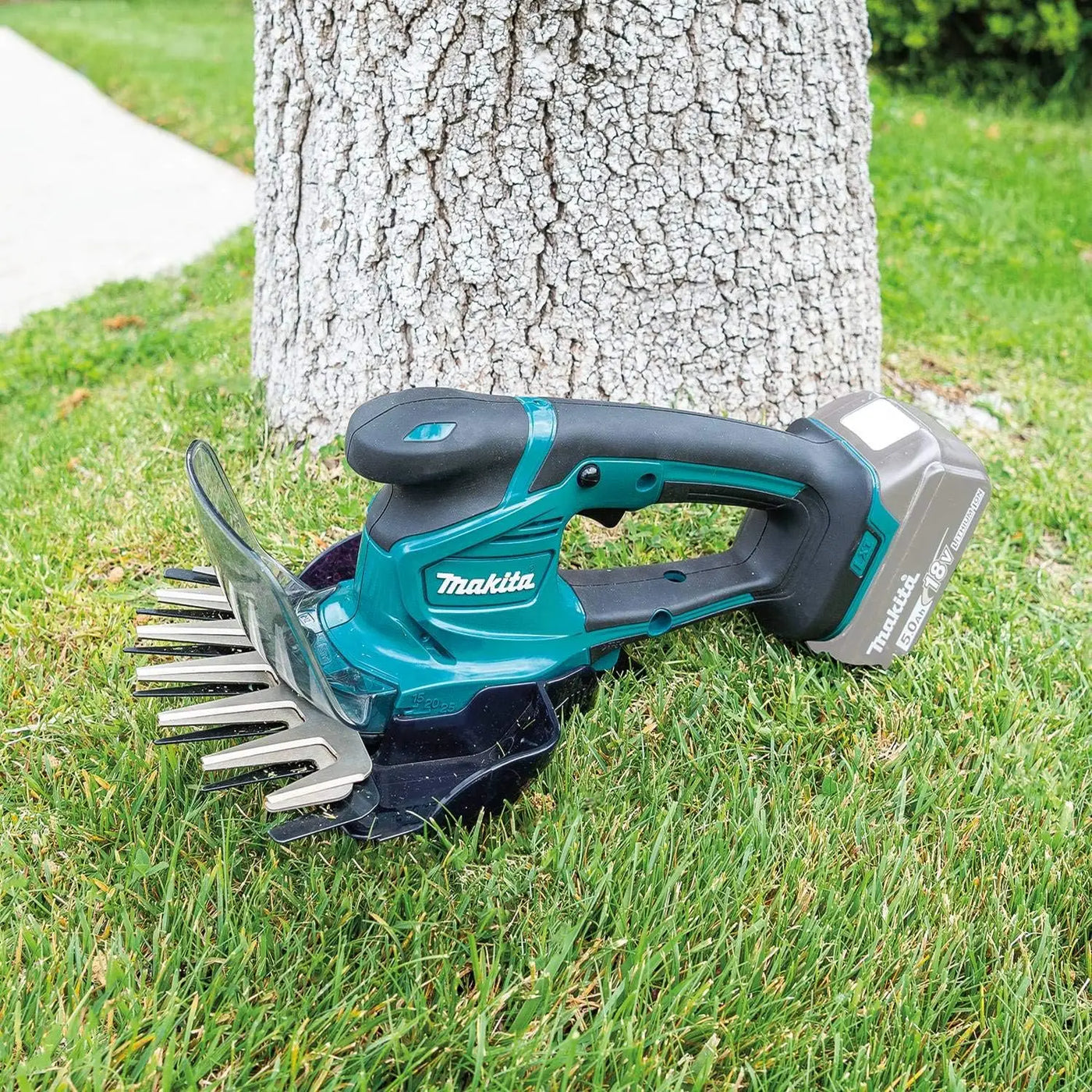 Lithium-Ion Cordless Grass Shear with Hedge Trimmer Blade, Tool Only