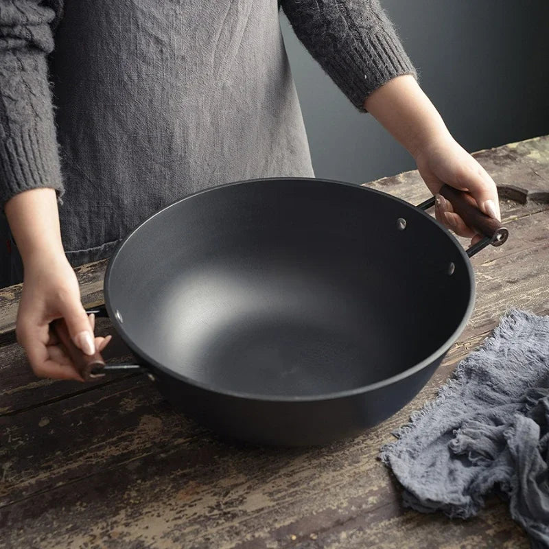 Old-fashioned Handmade Cast Iron Pot Kitchen Non-coated Thickened Woks Induction Cooker Universal Stew Pots Enamel Pot Cookware